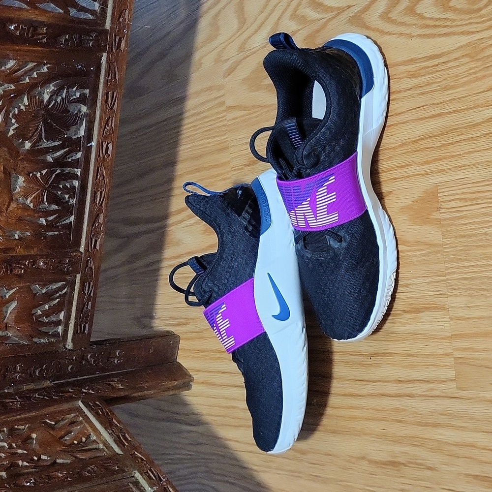 Nike Renew In Season TR 9 running shoes